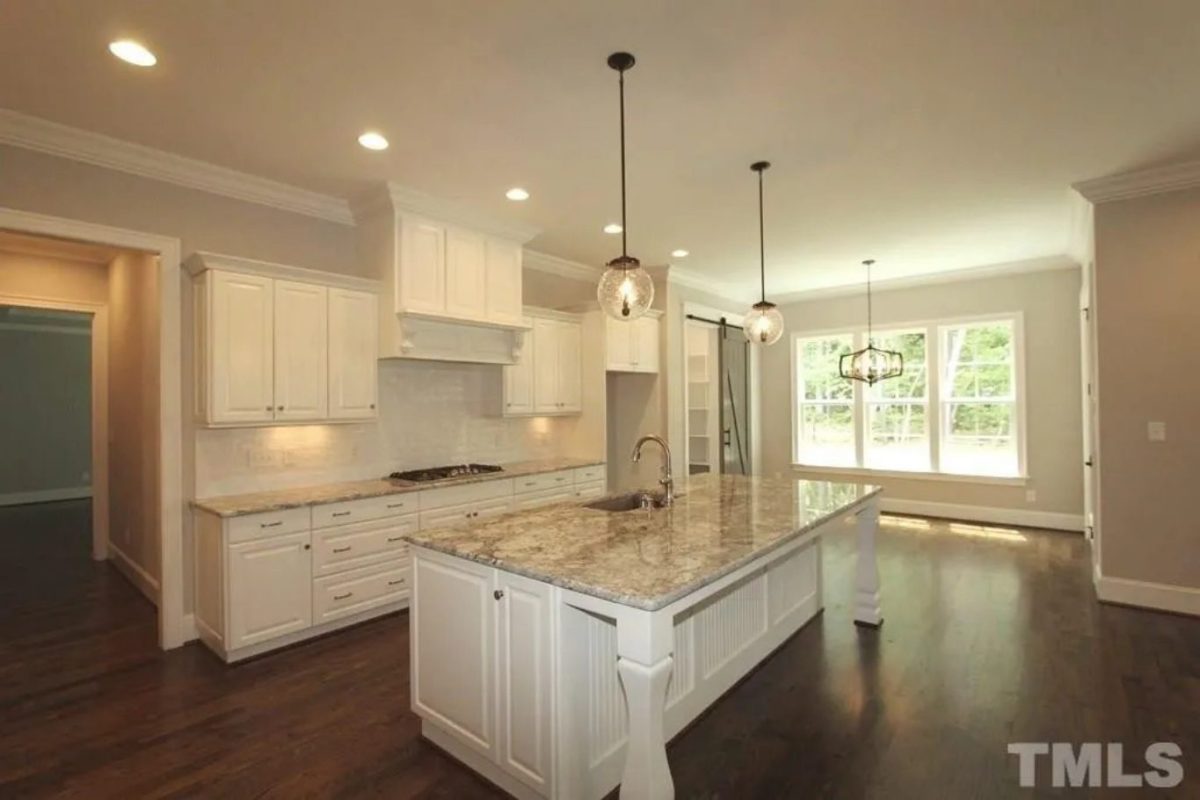 Modern house Floor Plan with 4 Bedrooms, CAD Designs & Features