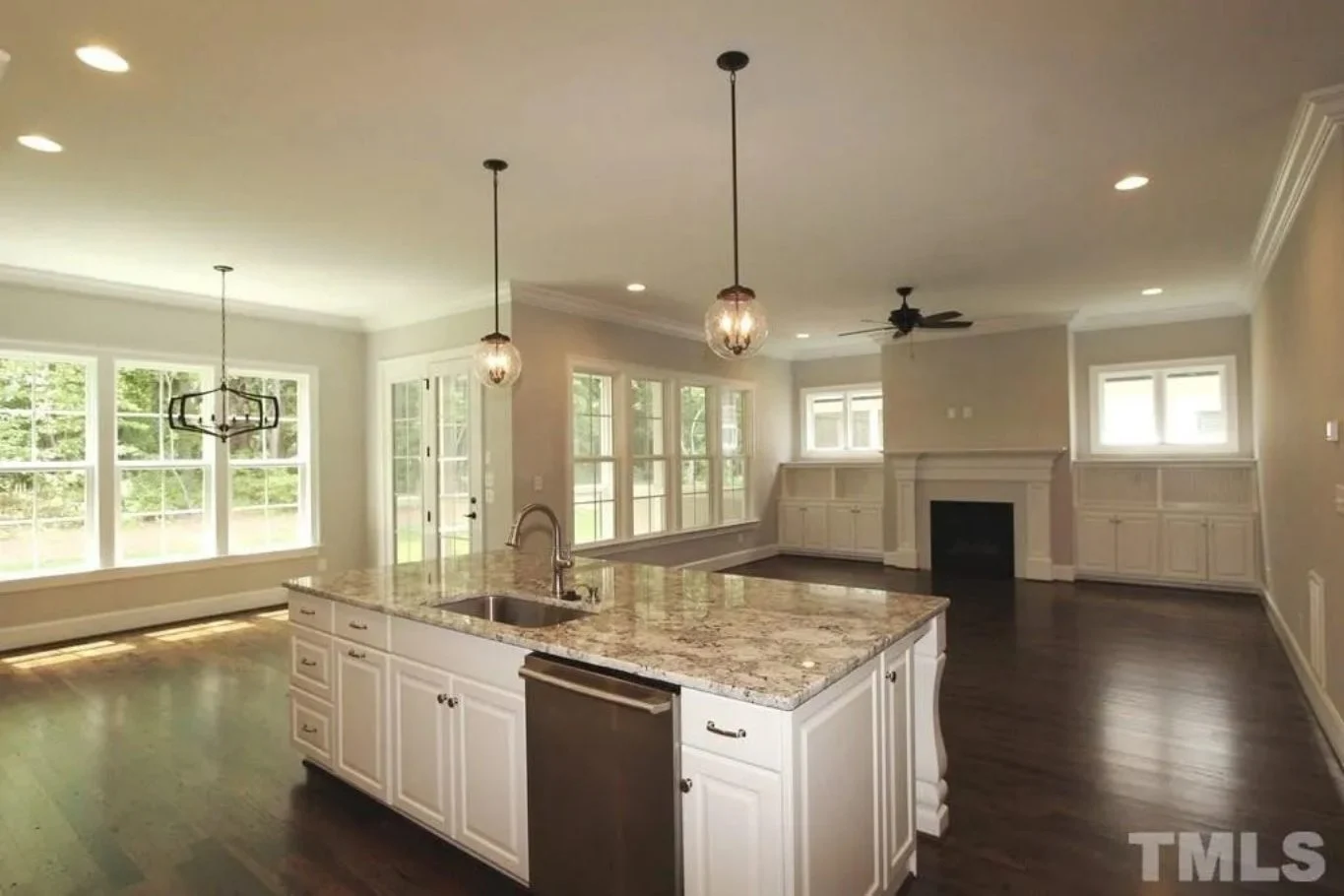 Modern house Floor Plan with 4 Bedrooms, CAD Designs & Features