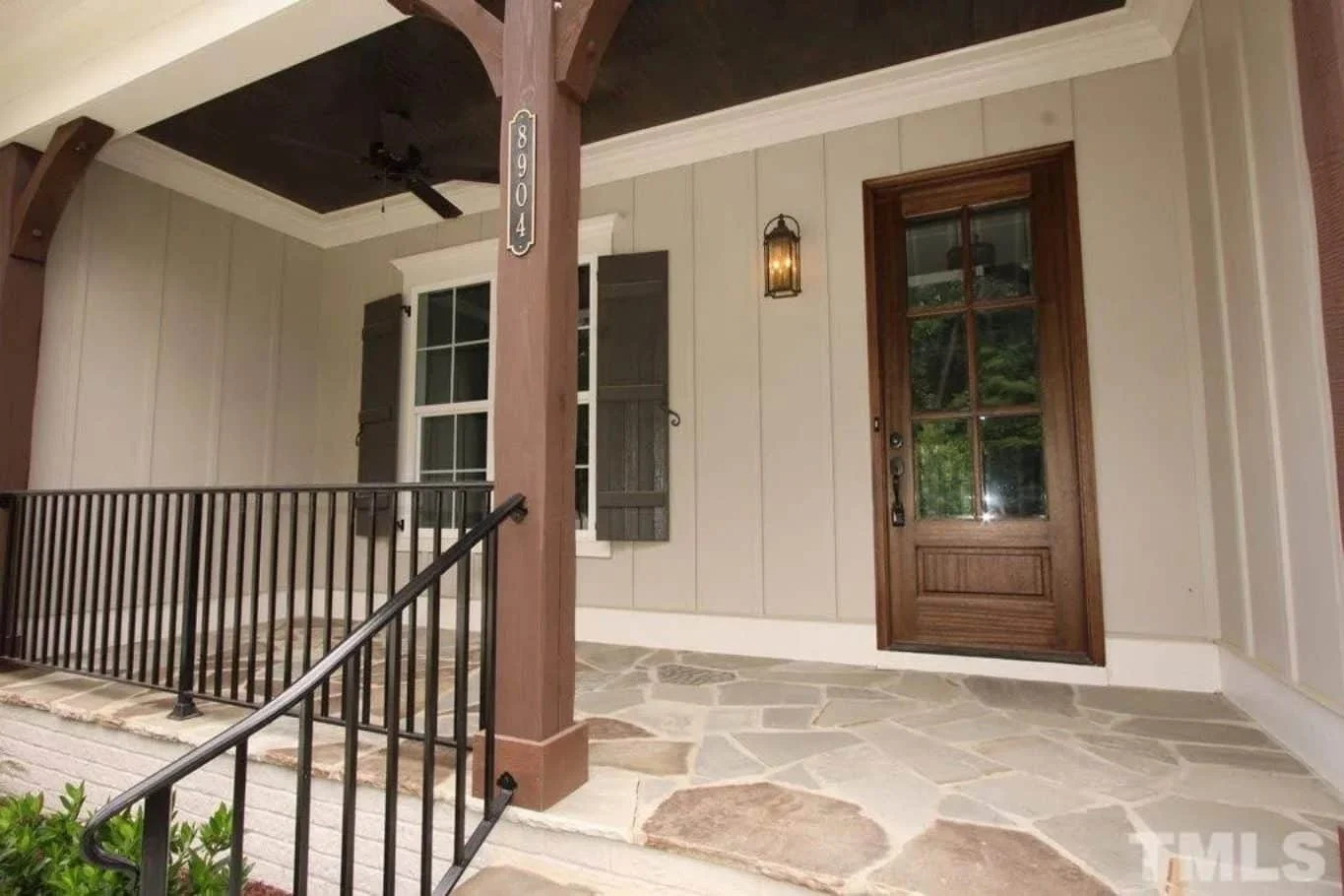 Modern house Floor Plan with 4 Bedrooms, CAD Designs & Features