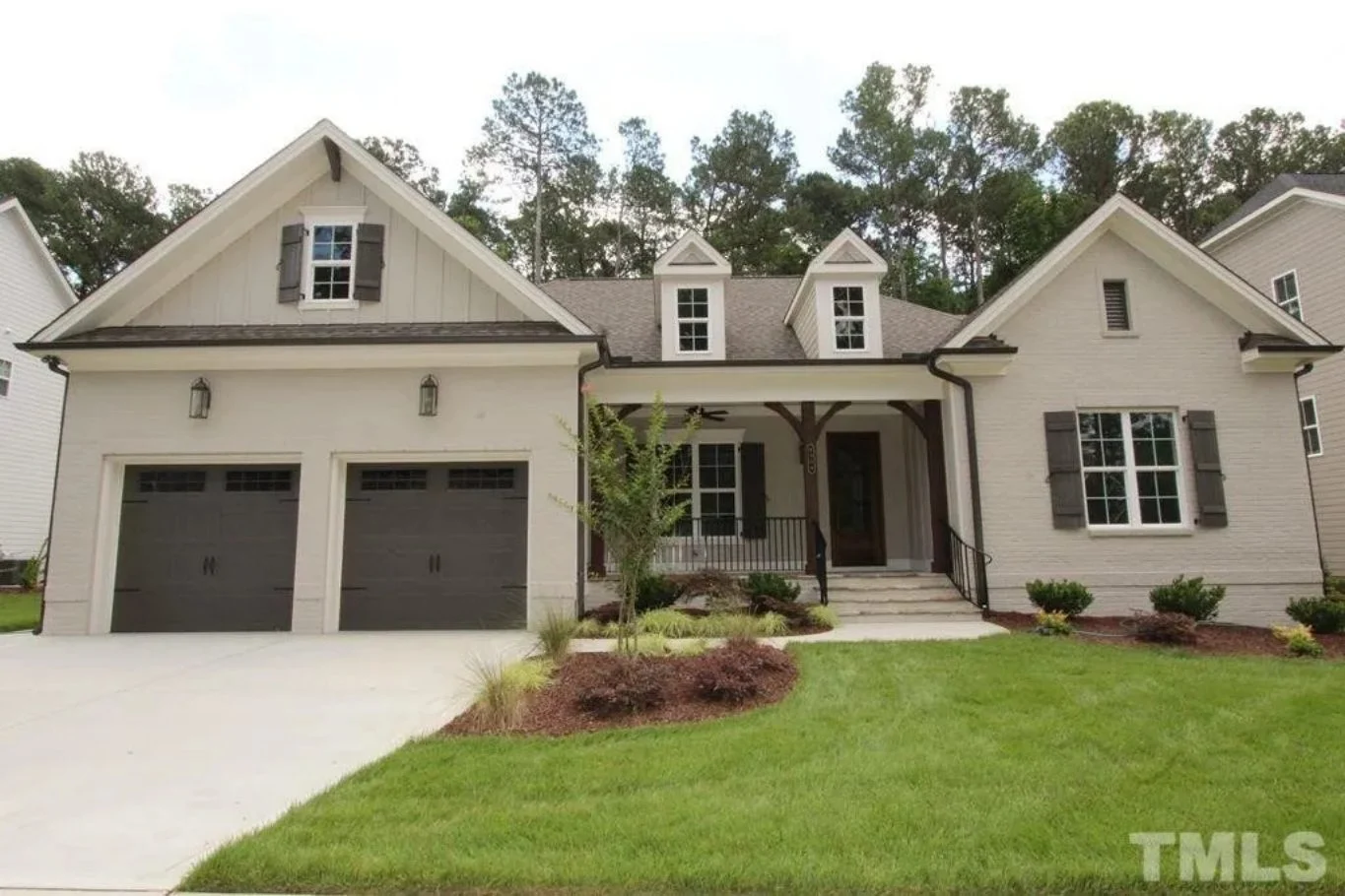 Modern house Floor Plan with 4 Bedrooms, CAD Designs & Features