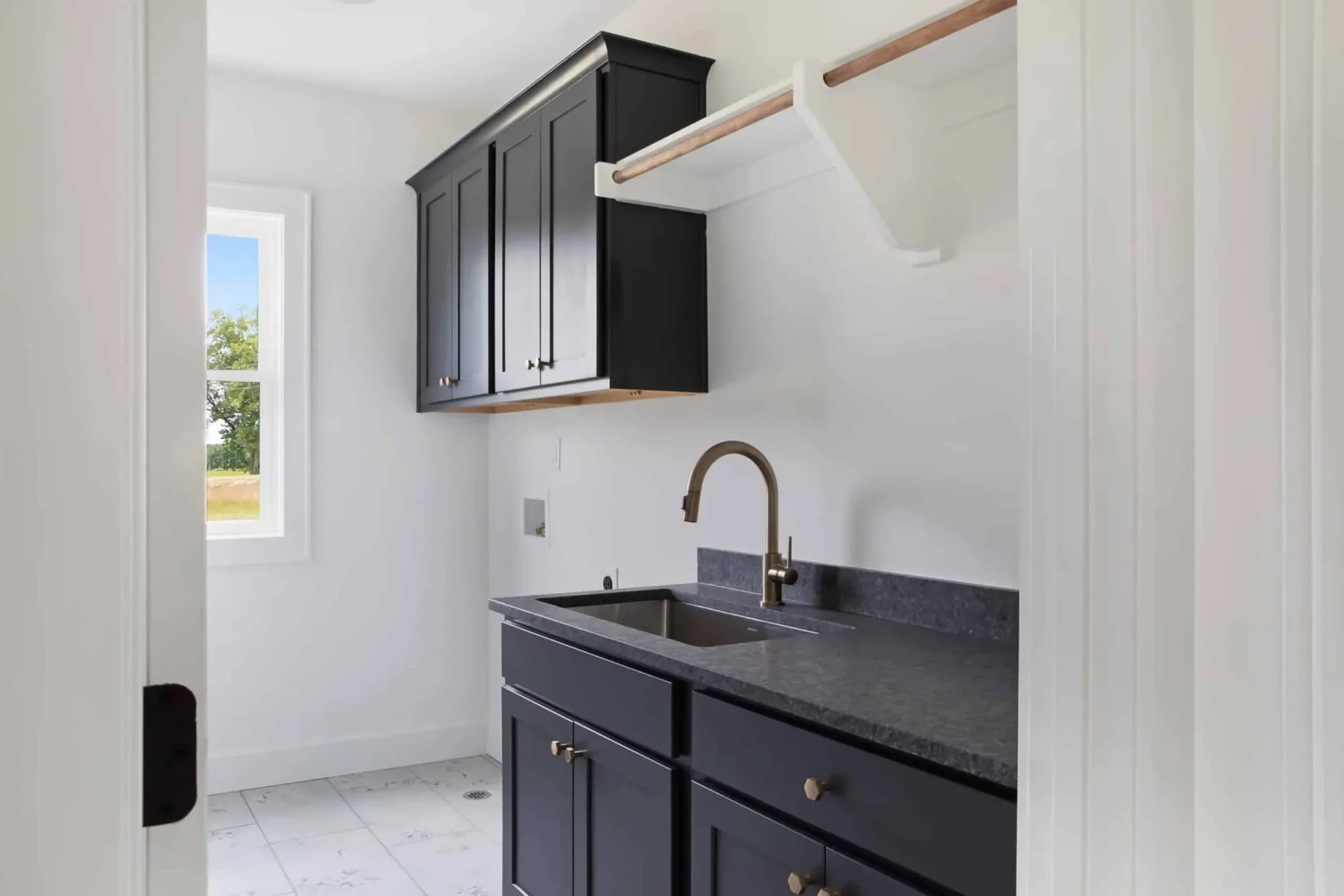 Modern Farmhouse house Plan with Detailed Blueprint Designs