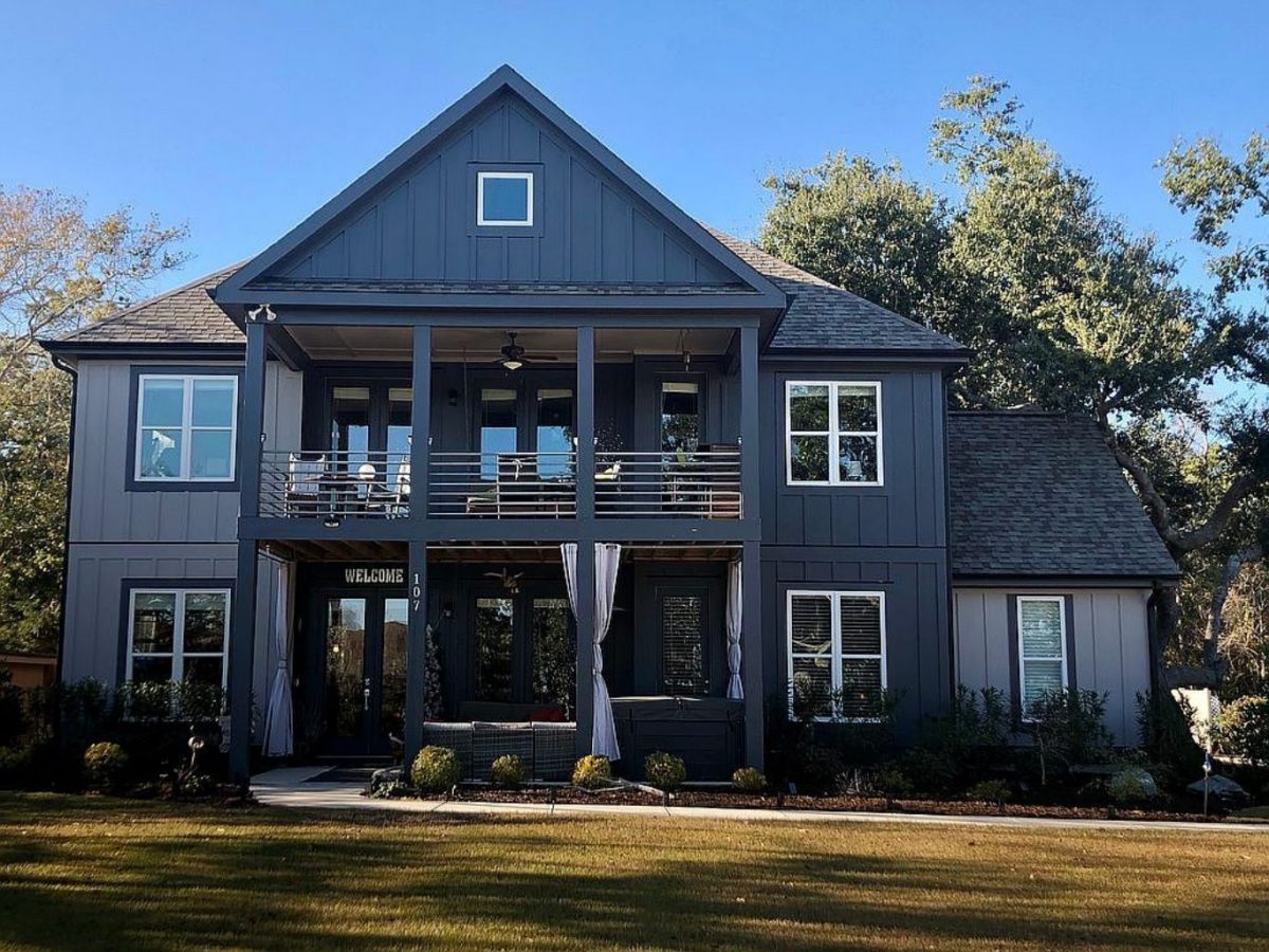 Modern Craftsman house Floor Plan with Detailed Blueprint Designs