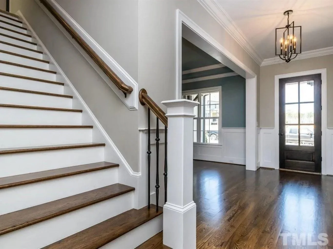 Craftsman house Plan with Modern Floor Designs & CAD Blueprints