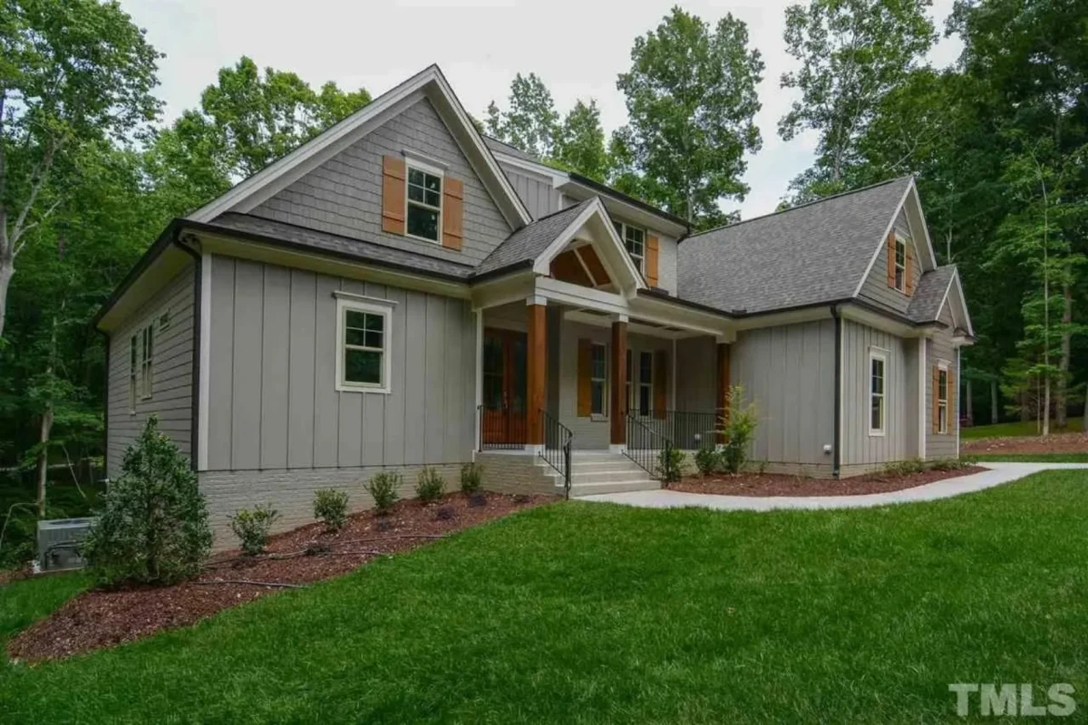 Modern house Floor Plan - Blueprint with 2-Story Design & Features