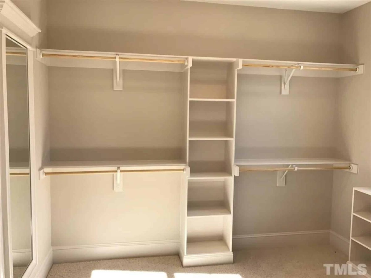 Craftsman-Style house Plan with Spacious Layout and CAD Designs