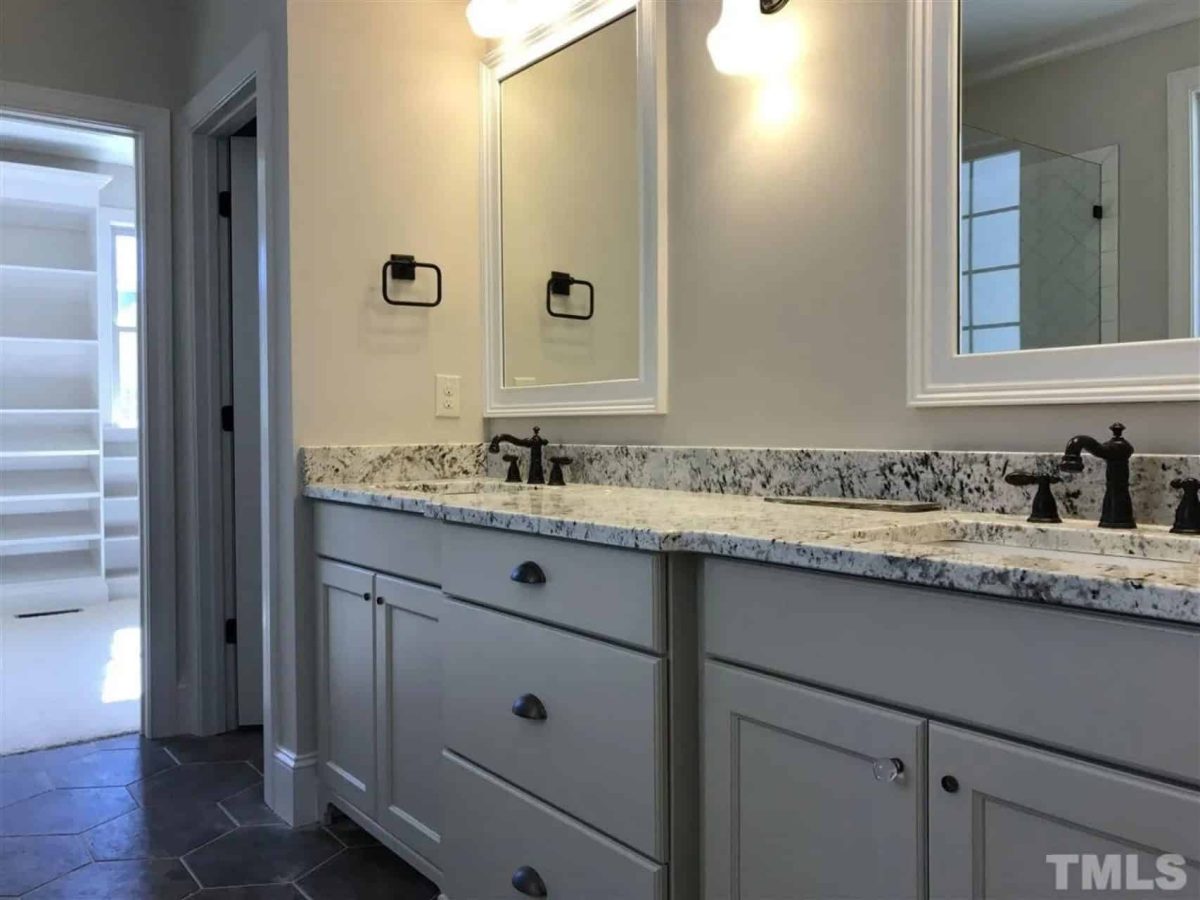 Craftsman-Style house Plan with Spacious Layout and CAD Designs