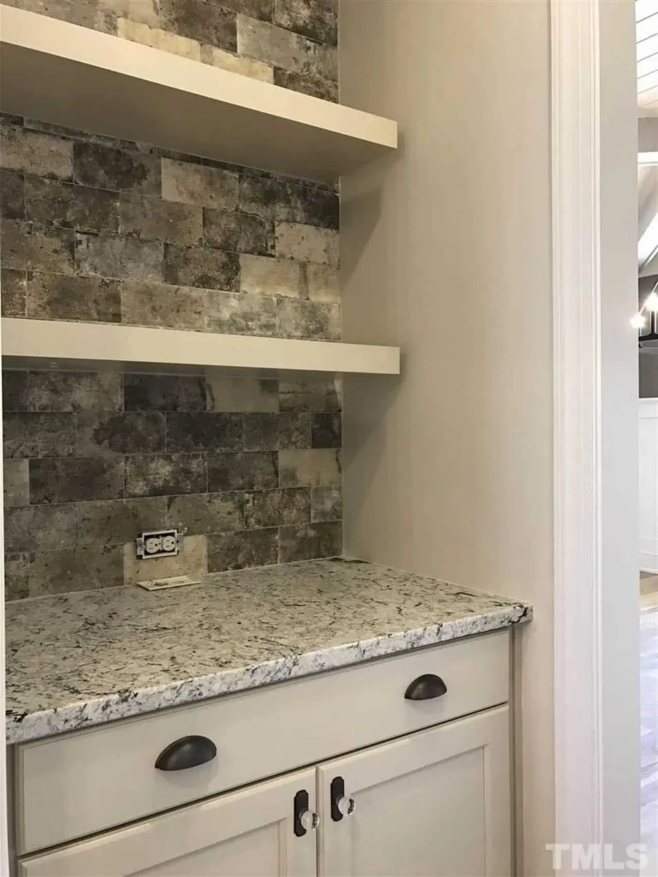 Craftsman-Style house Plan with Spacious Layout and CAD Designs