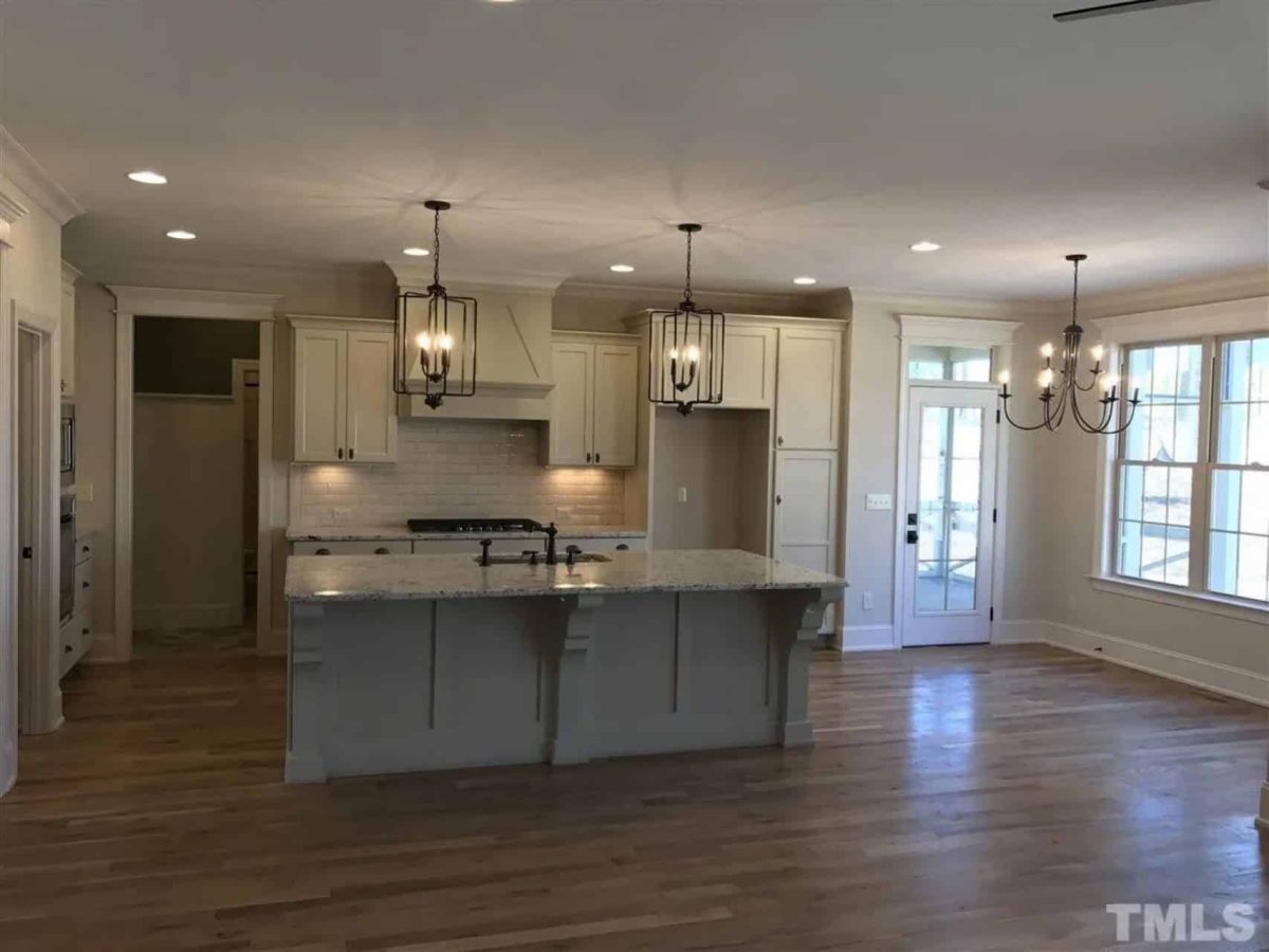 Craftsman-Style house Plan with Spacious Layout and CAD Designs