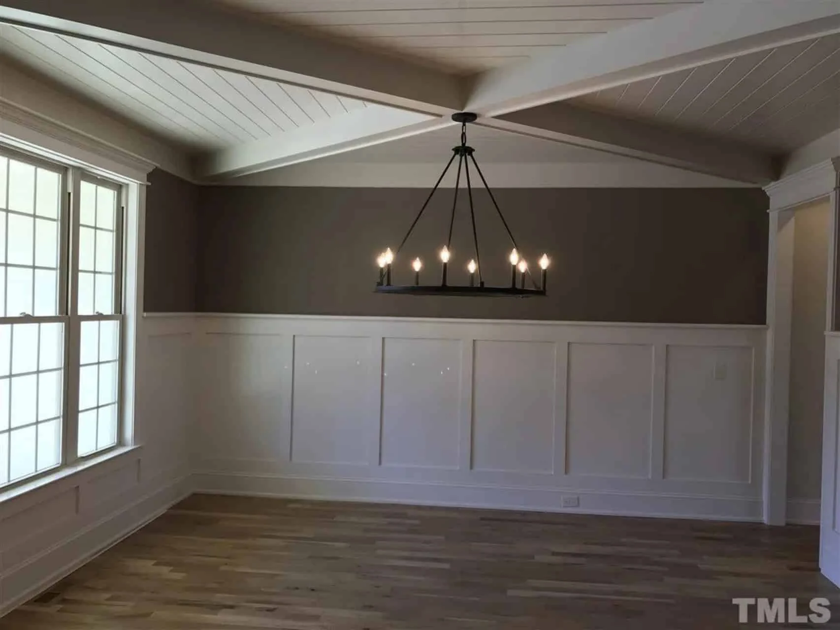Craftsman-Style house Plan with Spacious Layout and CAD Designs