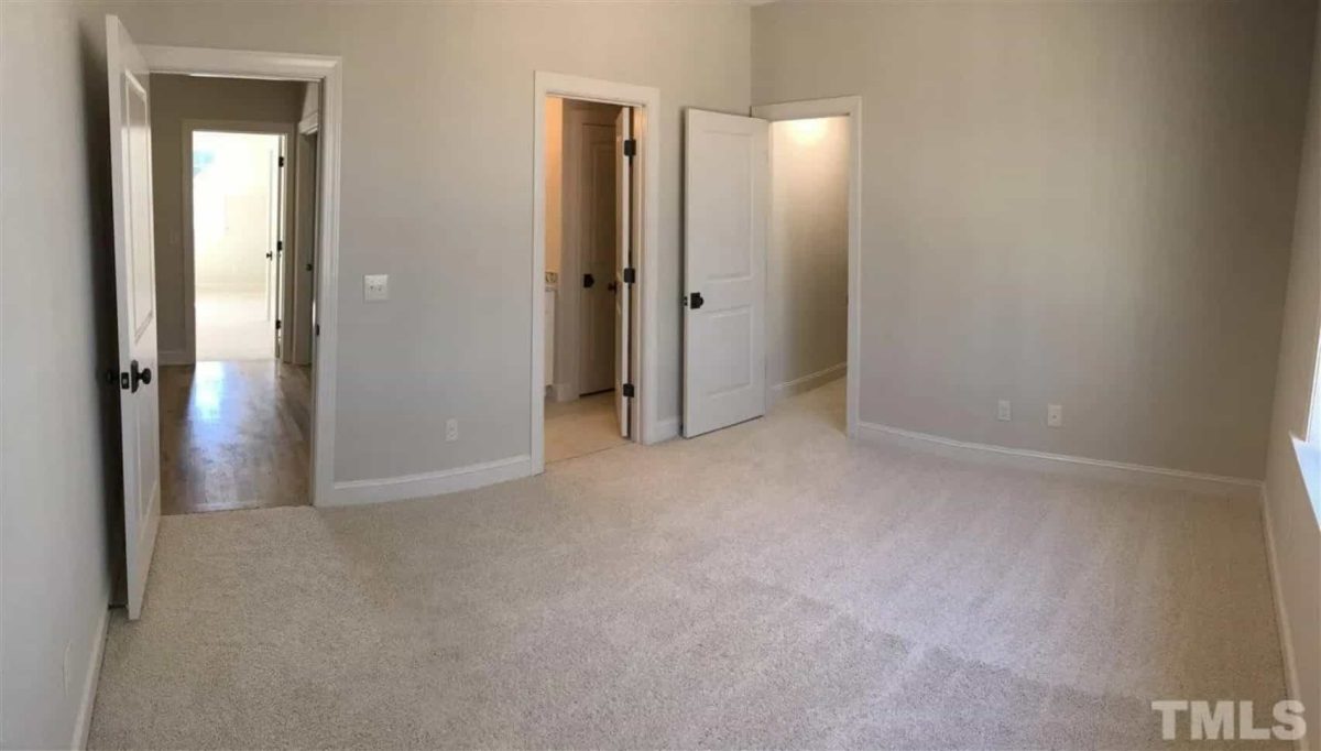 Craftsman-Style house Plan with Spacious Layout and CAD Designs