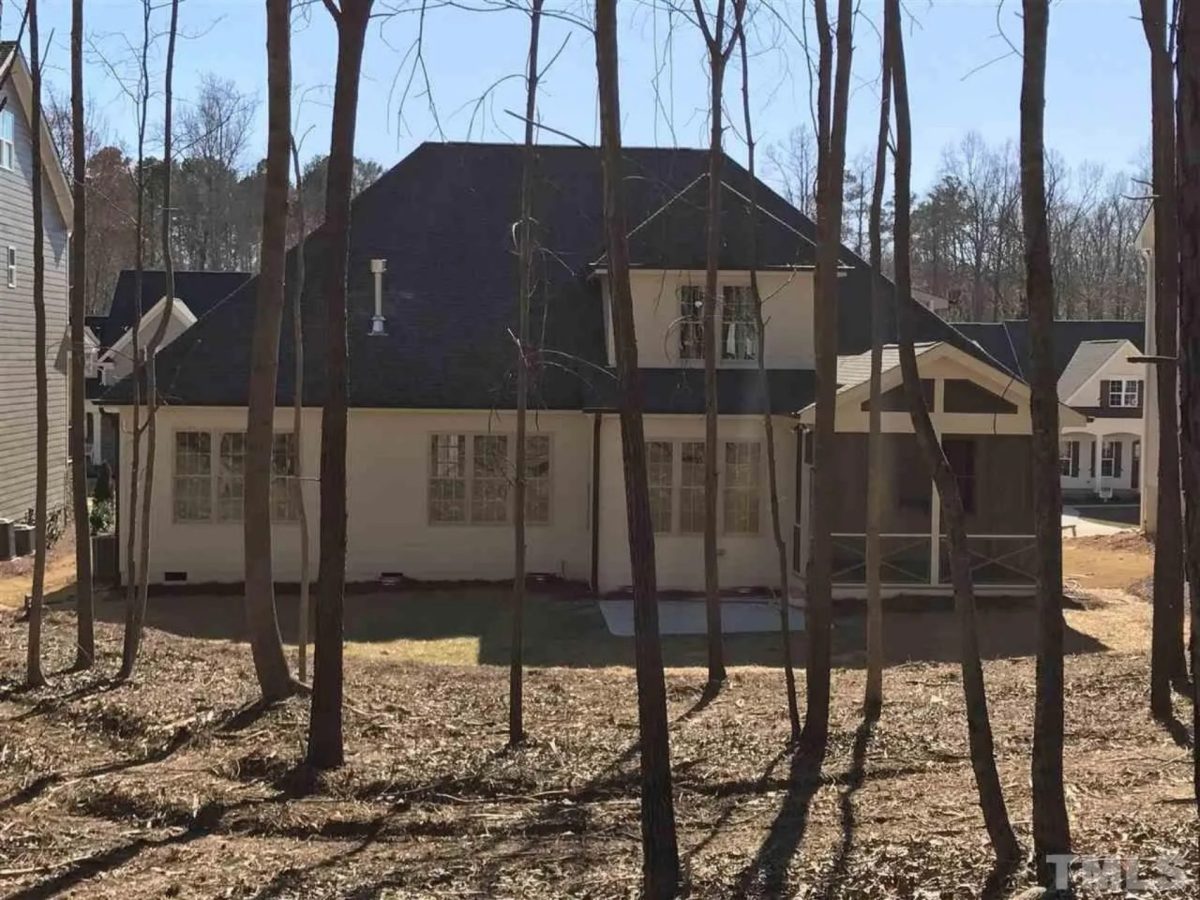 Craftsman-Style house Plan with Spacious Layout and CAD Designs