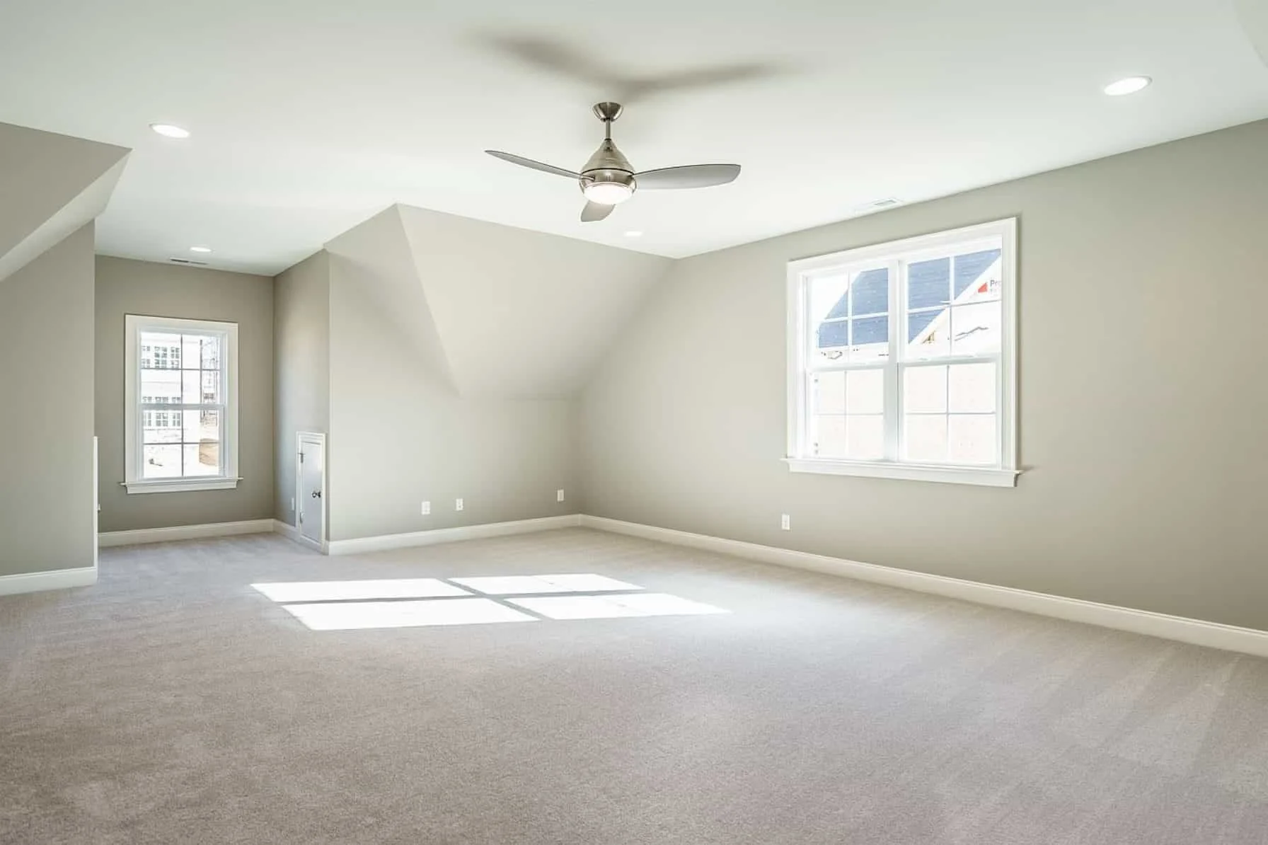 Traditional Craftsman house Plan with Spacious Floor Designs