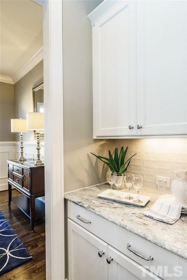 Traditional Craftsman house Plan with Spacious Floor Designs