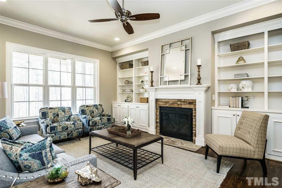 Traditional Craftsman house Plan with Spacious Floor Designs