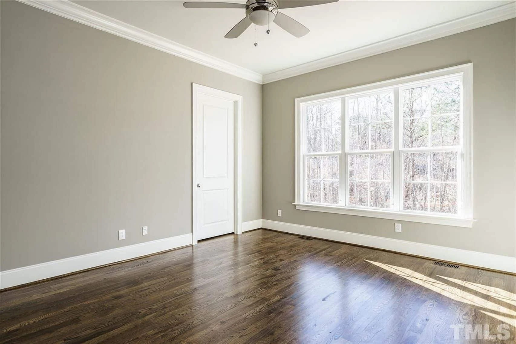 Traditional Craftsman house Plan with Spacious Floor Designs