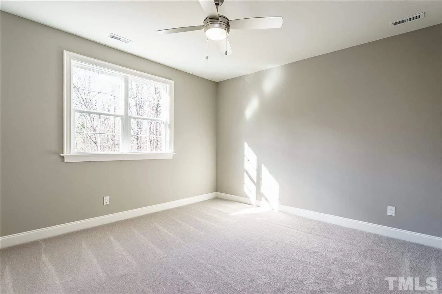 Traditional Craftsman house Plan with Spacious Floor Designs