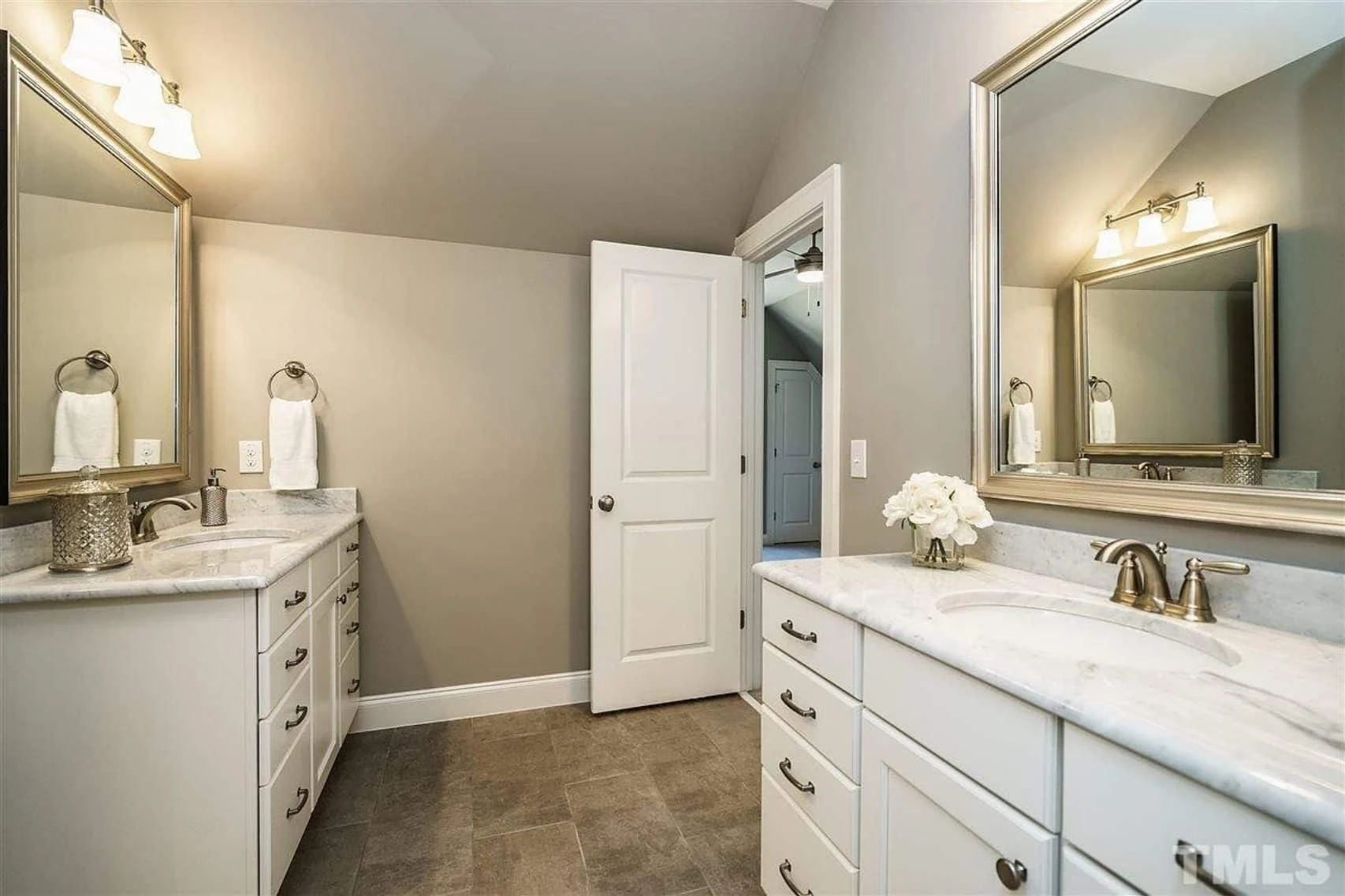 Traditional Craftsman house Plan with Spacious Floor Designs