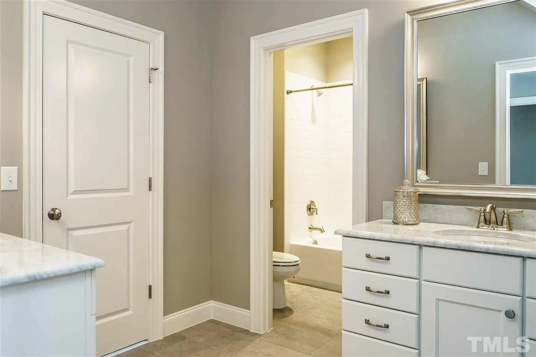 Traditional Craftsman house Plan with Spacious Floor Designs