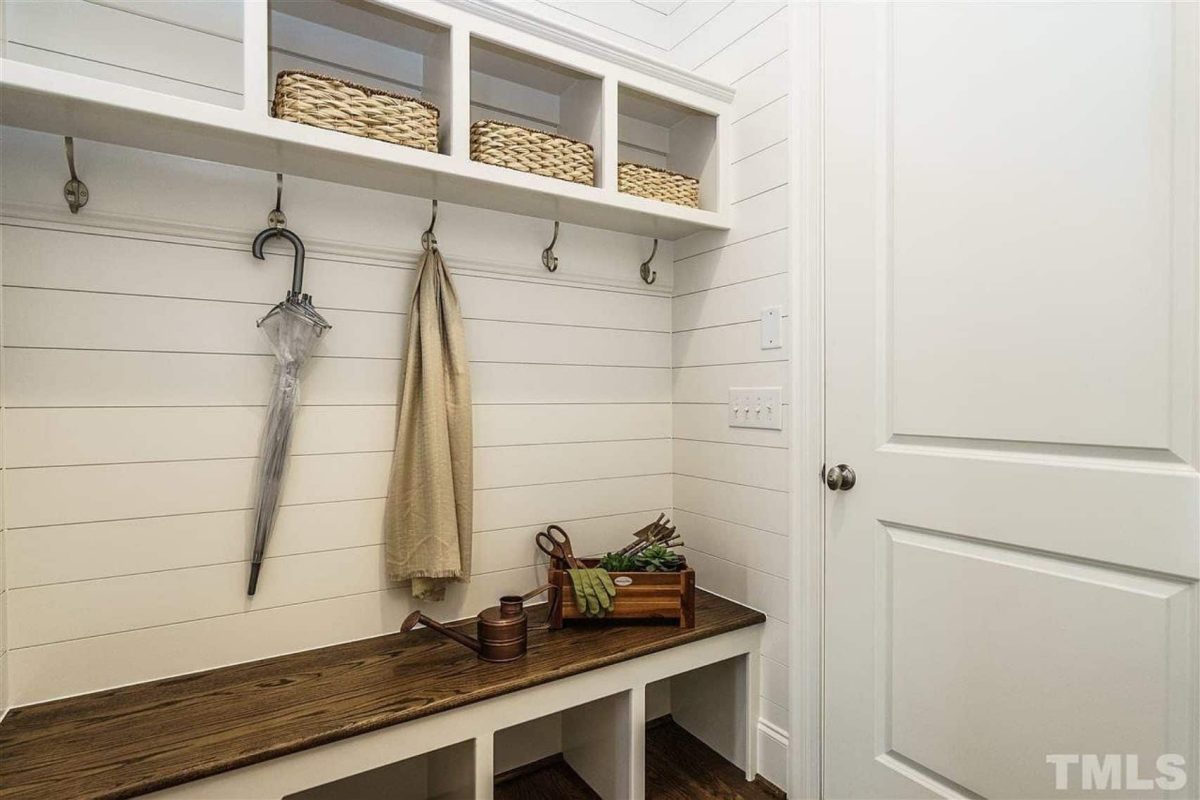 Traditional Craftsman house Plan with Spacious Floor Designs