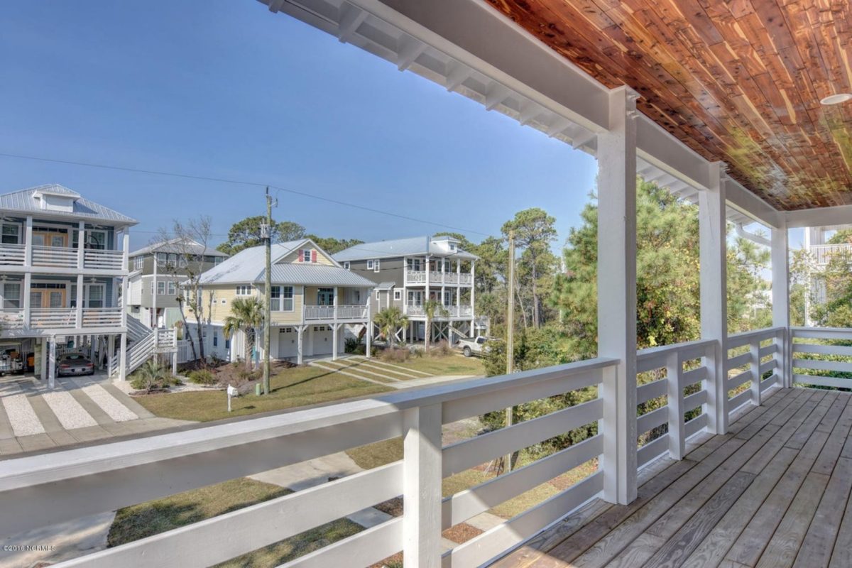 Modern Beach house Floor Plan with 4 Beds and Garage