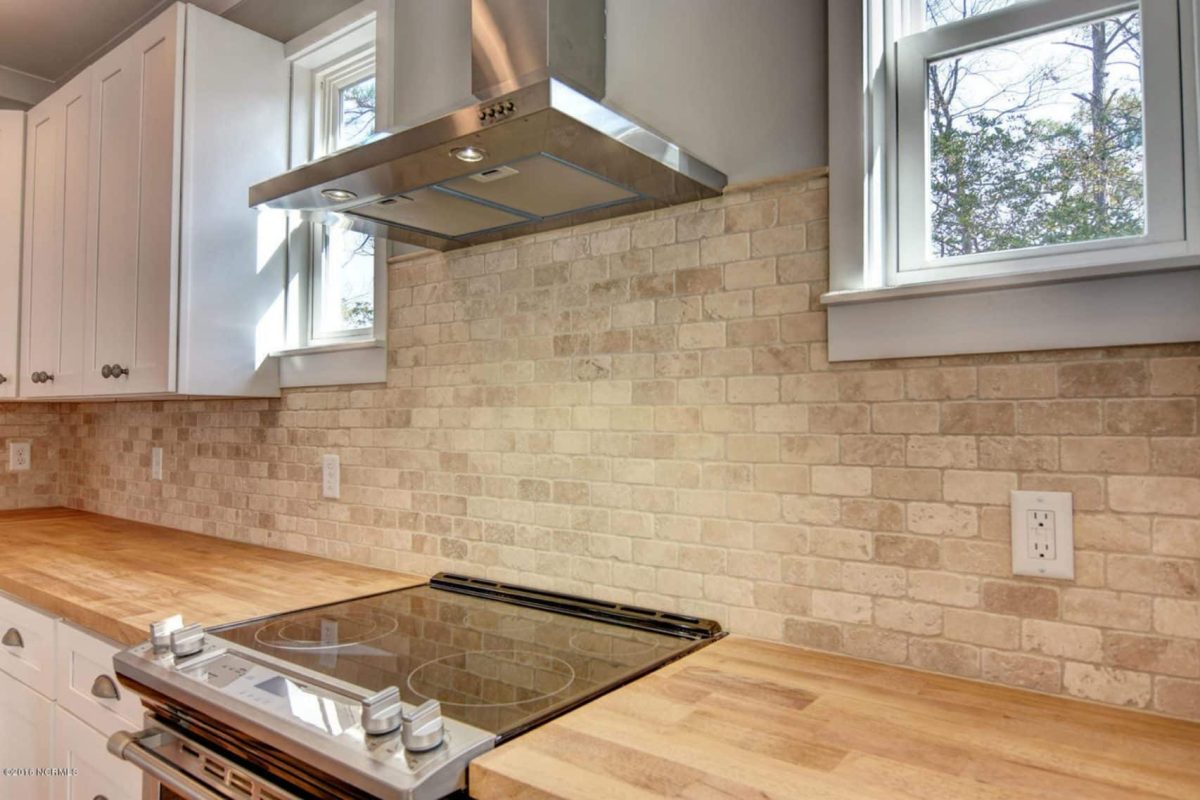 Modern Beach house Floor Plan with 4 Beds and Garage