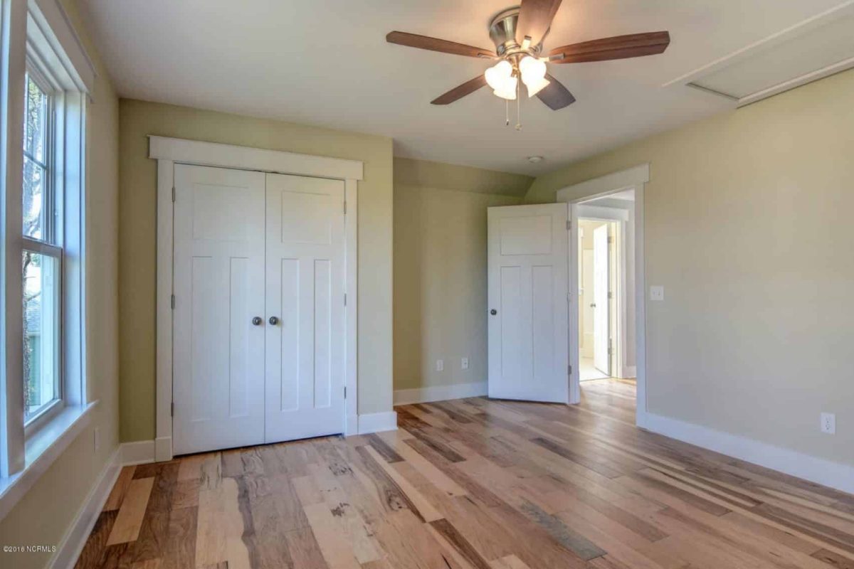 Modern Beach house Floor Plan with 4 Beds and Garage