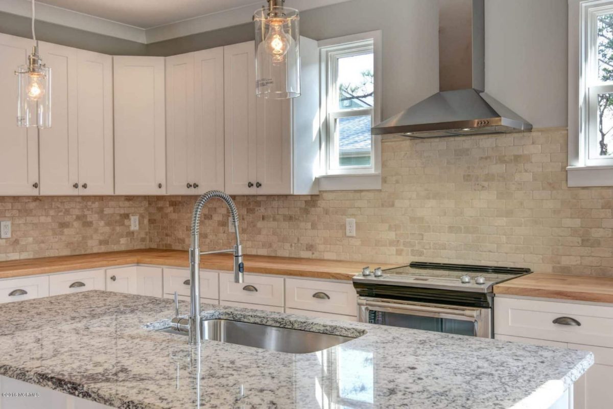 Modern Beach house Floor Plan with 4 Beds and Garage