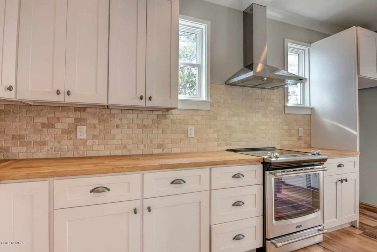 Modern Beach house Floor Plan with 4 Beds and Garage