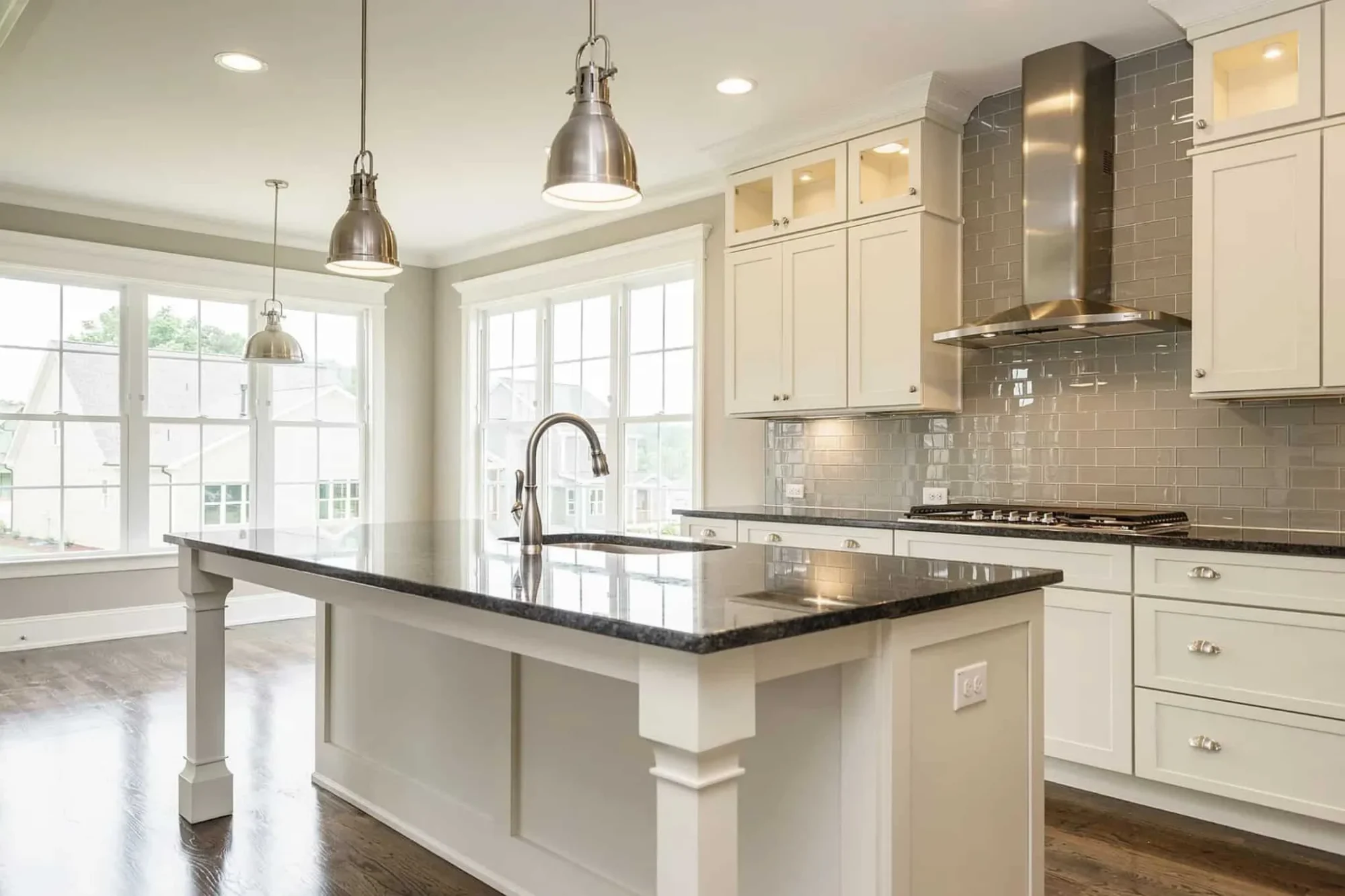 Craftsman house Design with CAD Floor Plans and Blueprints