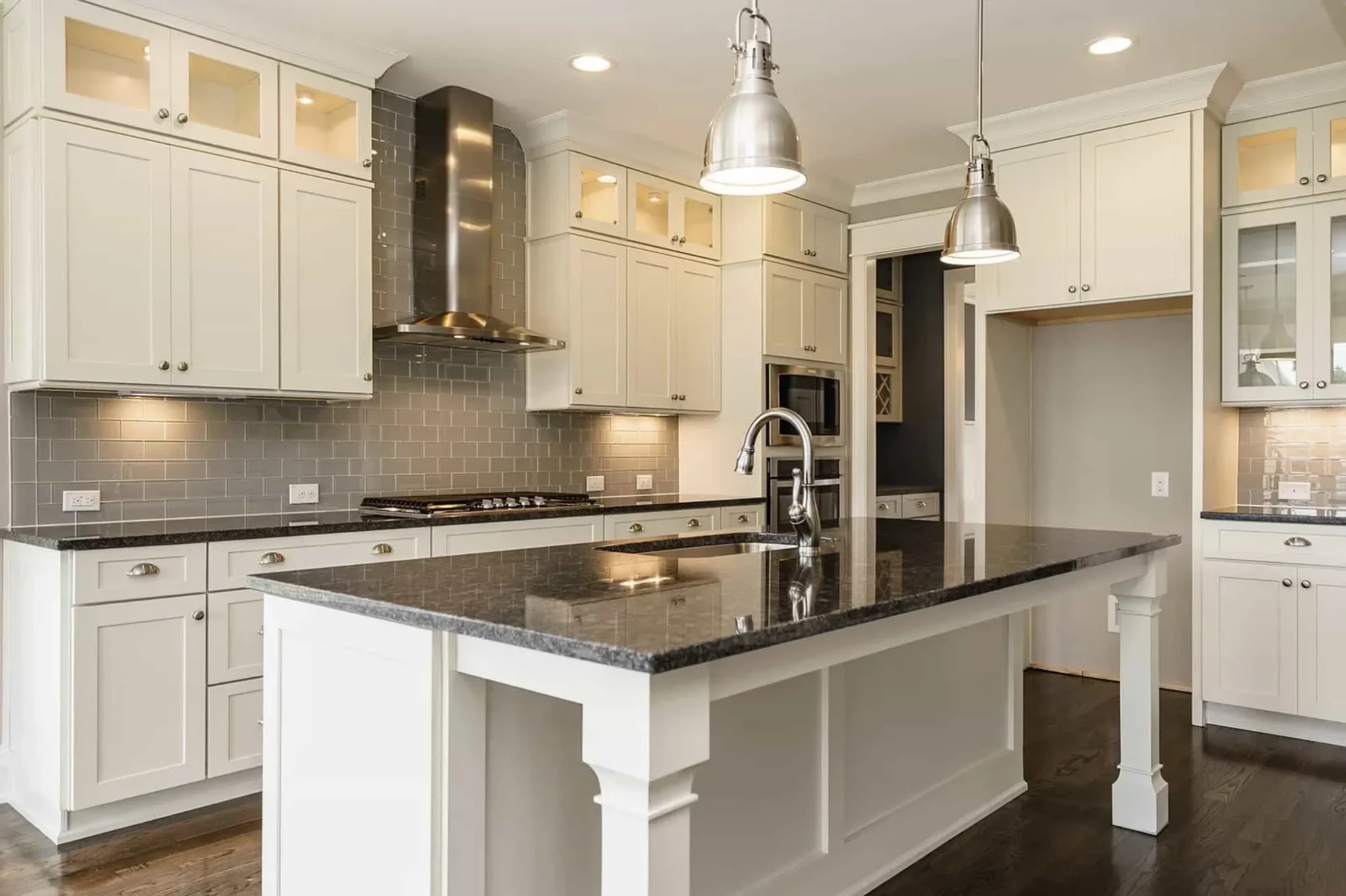 Craftsman house Design with CAD Floor Plans and Blueprints