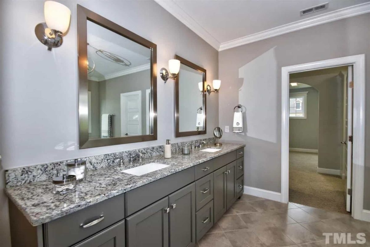 Traditional house Plan with CAD Designs and Spacious Layout