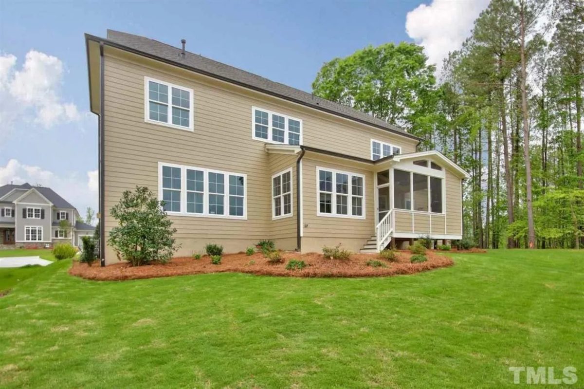 Traditional house Plan with CAD Designs and Spacious Layout