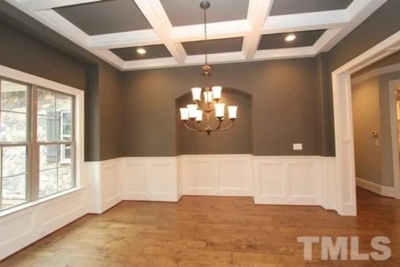 Traditional Craftsman house Plan with 4 Bedrooms and 3-Car Garage