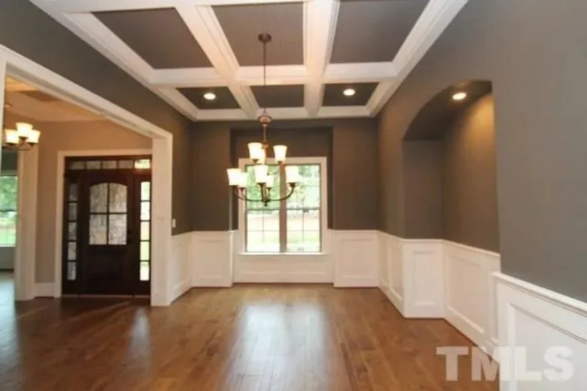 Traditional Craftsman house Plan with 4 Bedrooms and 3-Car Garage