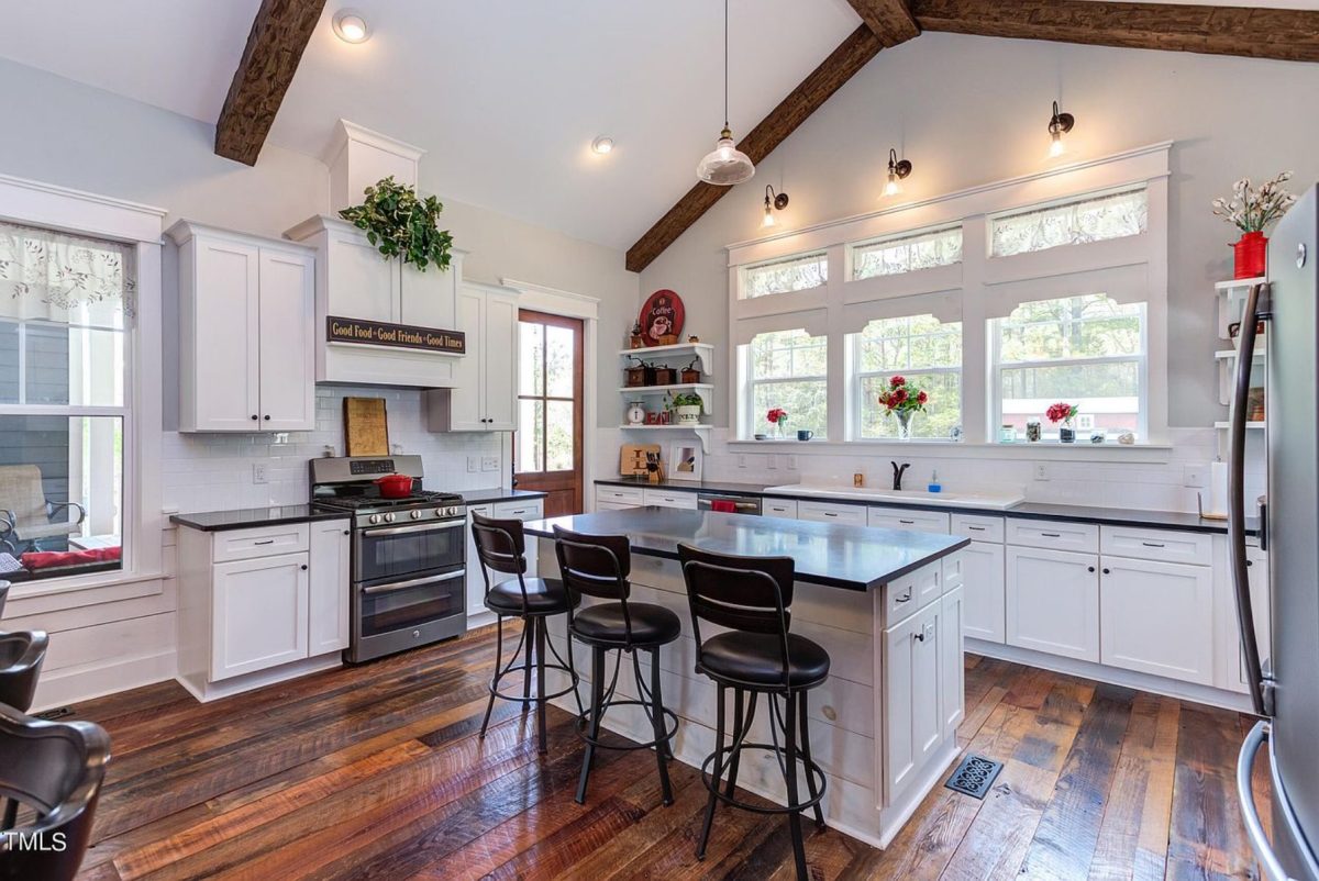 Elegant Traditional Farmhouse Floor Plan and Designs