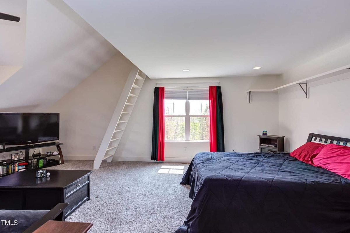 Elegant Traditional Farmhouse Floor Plan and Designs