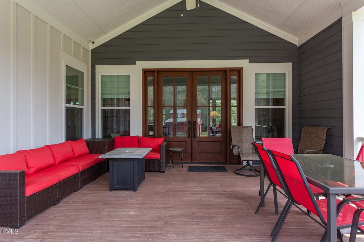 Elegant Traditional Farmhouse Floor Plan and Designs