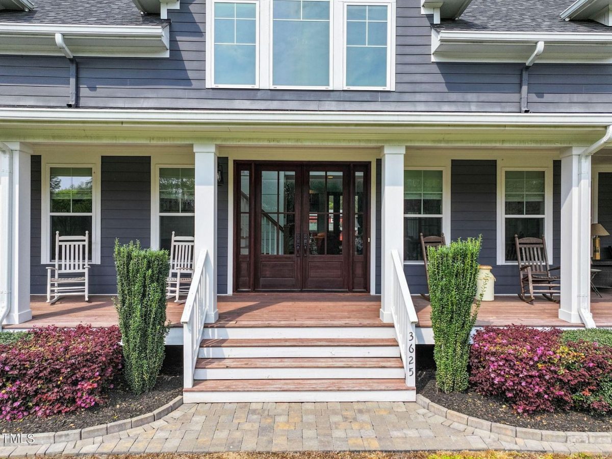 Elegant Traditional Farmhouse Floor Plan and Designs