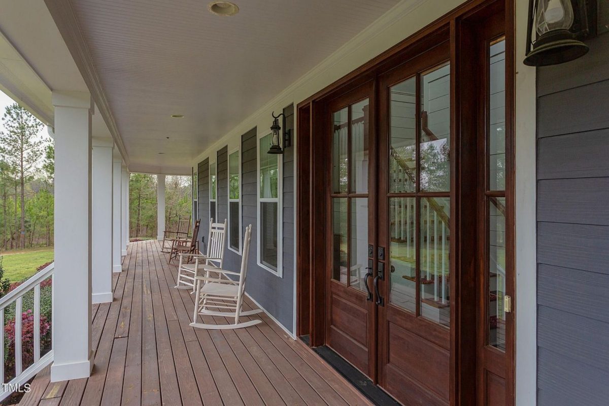 Elegant Traditional Farmhouse Floor Plan and Designs