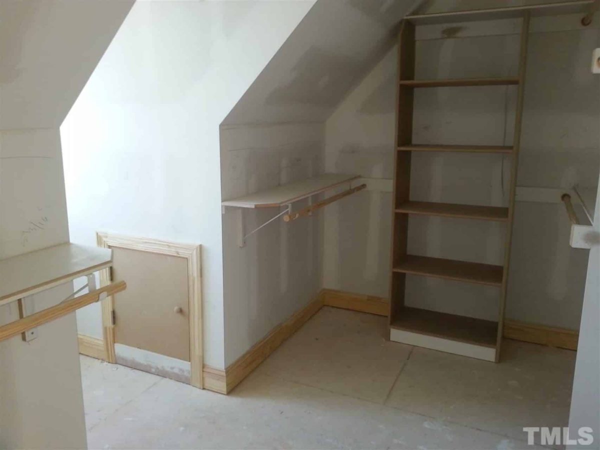 Traditional Craftsman house Plan with 2.5 Floors and Garage