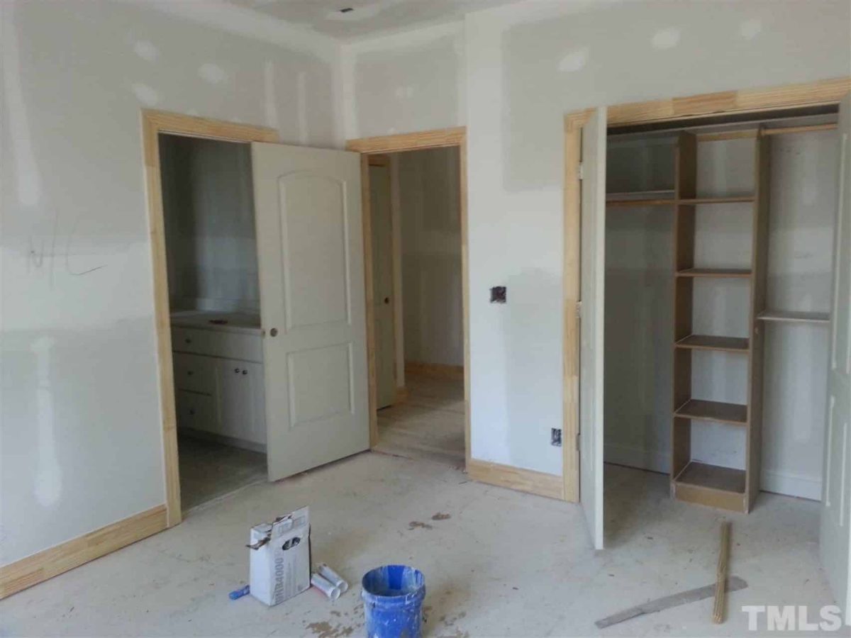 Traditional Craftsman house Plan with 2.5 Floors and Garage