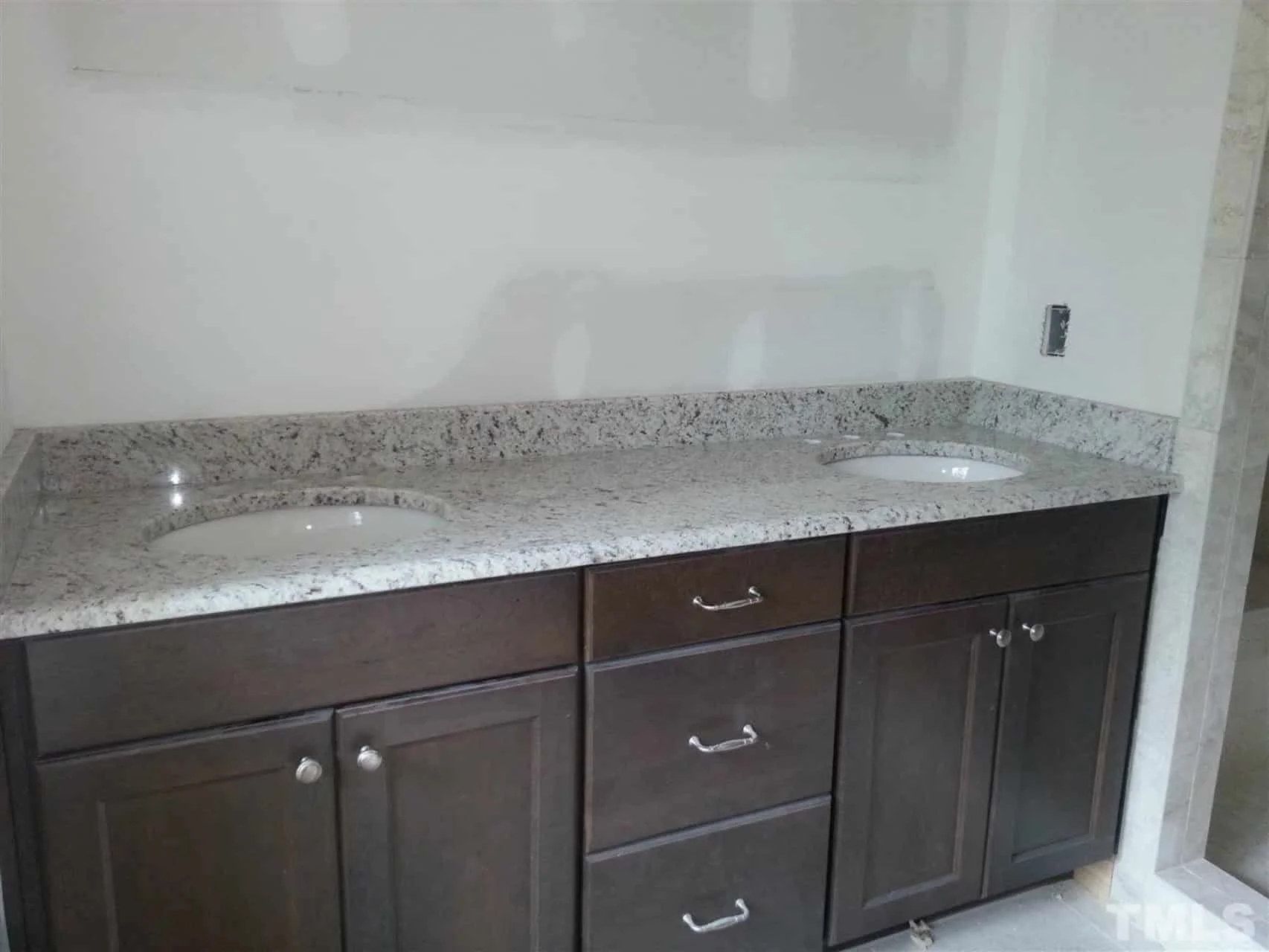 Traditional Craftsman house Plan with 2.5 Floors and Garage