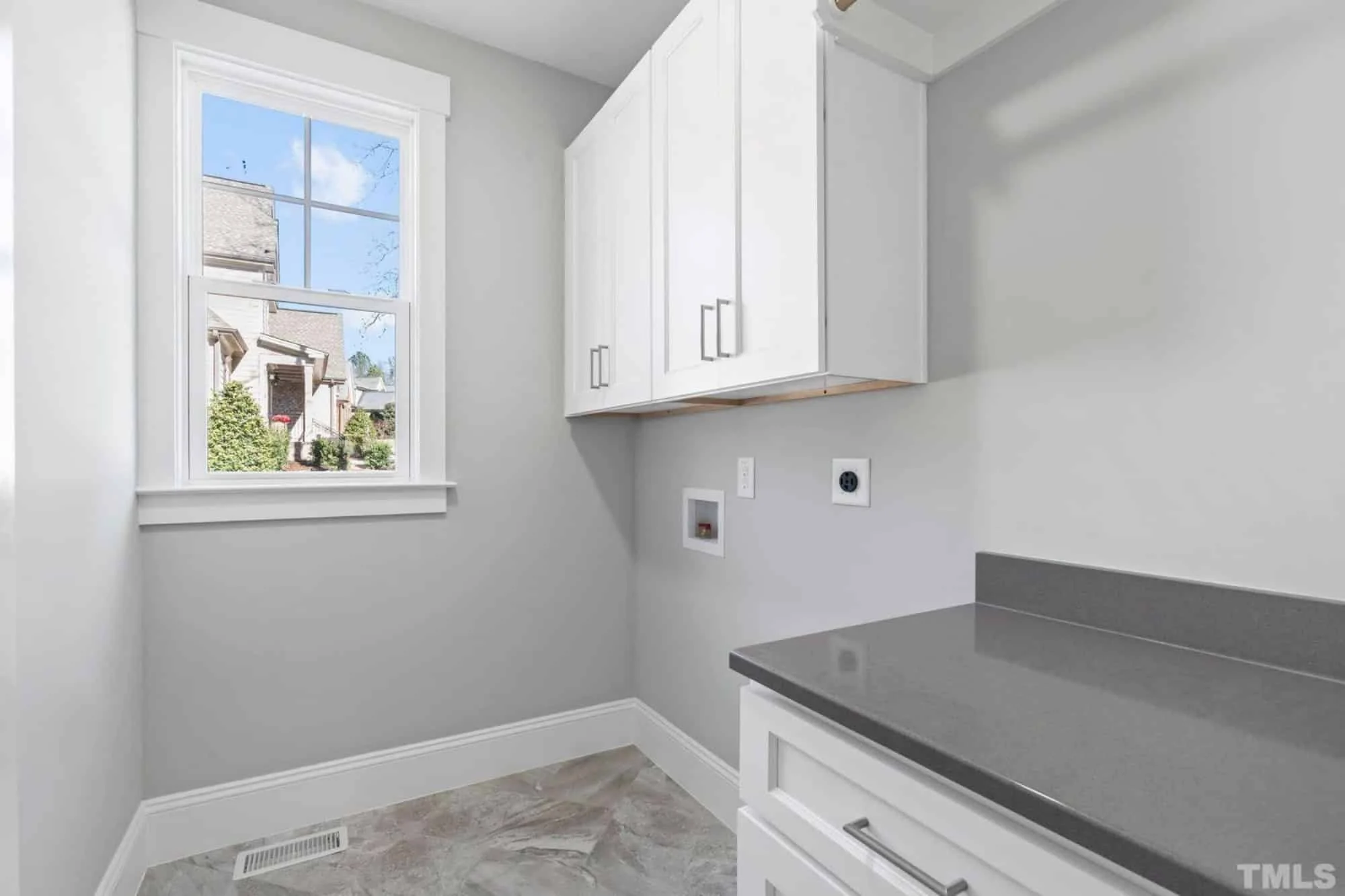 Traditional Craftsman house Plan with 2.5 Floors and Garage