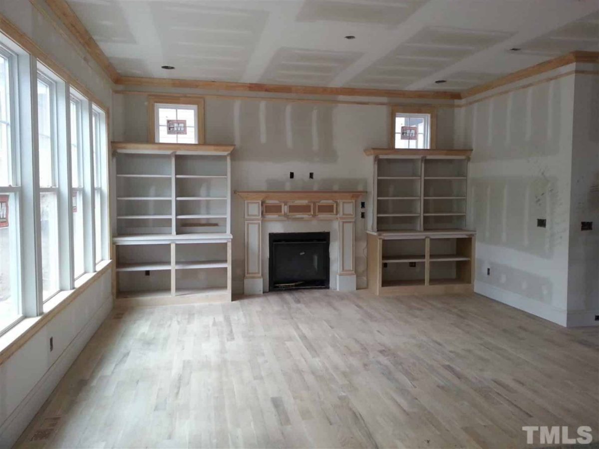 Traditional Craftsman house Plan with 2.5 Floors and Garage