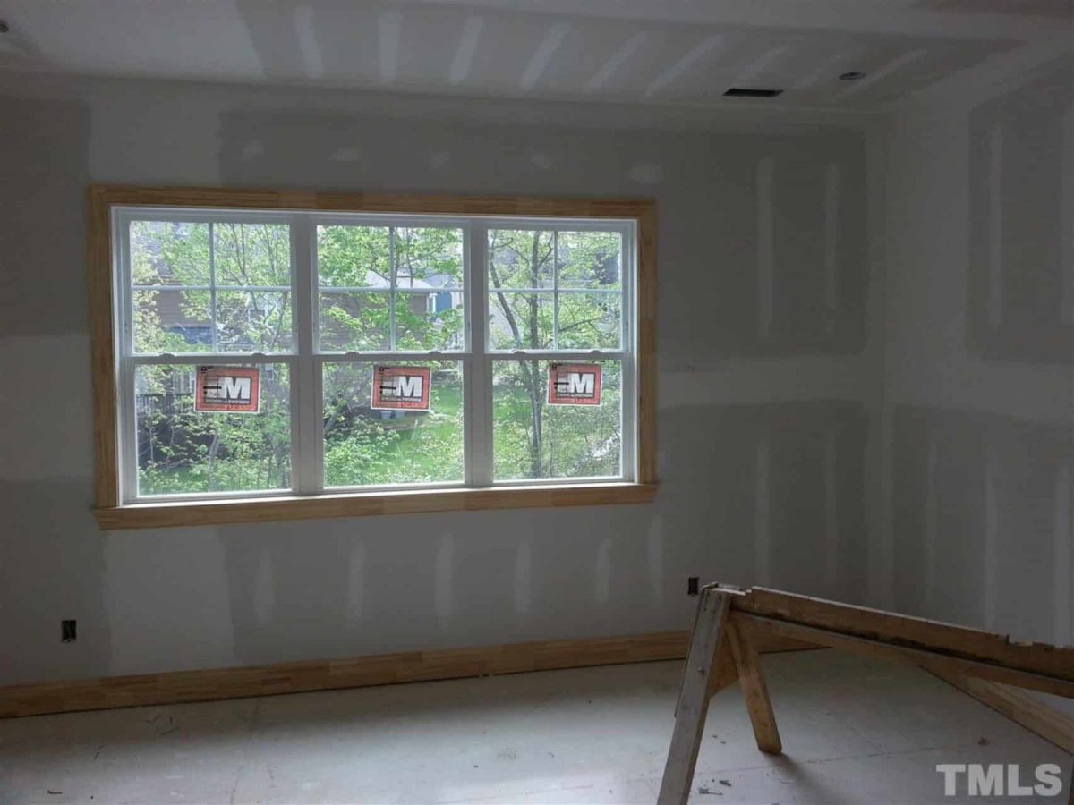 Traditional Craftsman house Plan with 2.5 Floors and Garage