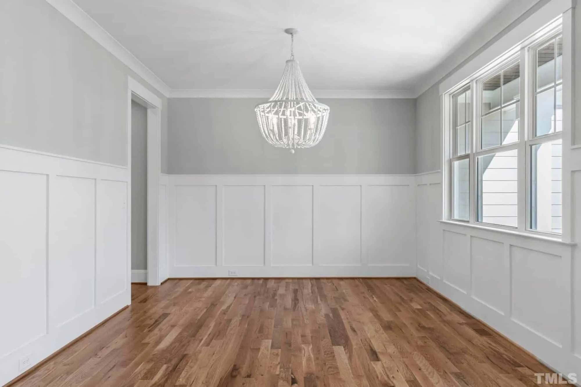 Traditional Craftsman house Plan with 2.5 Floors and Garage