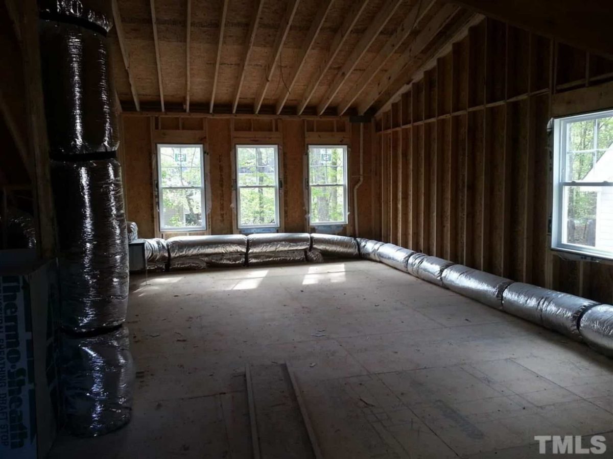 Traditional Craftsman house Plan with 2.5 Floors and Garage