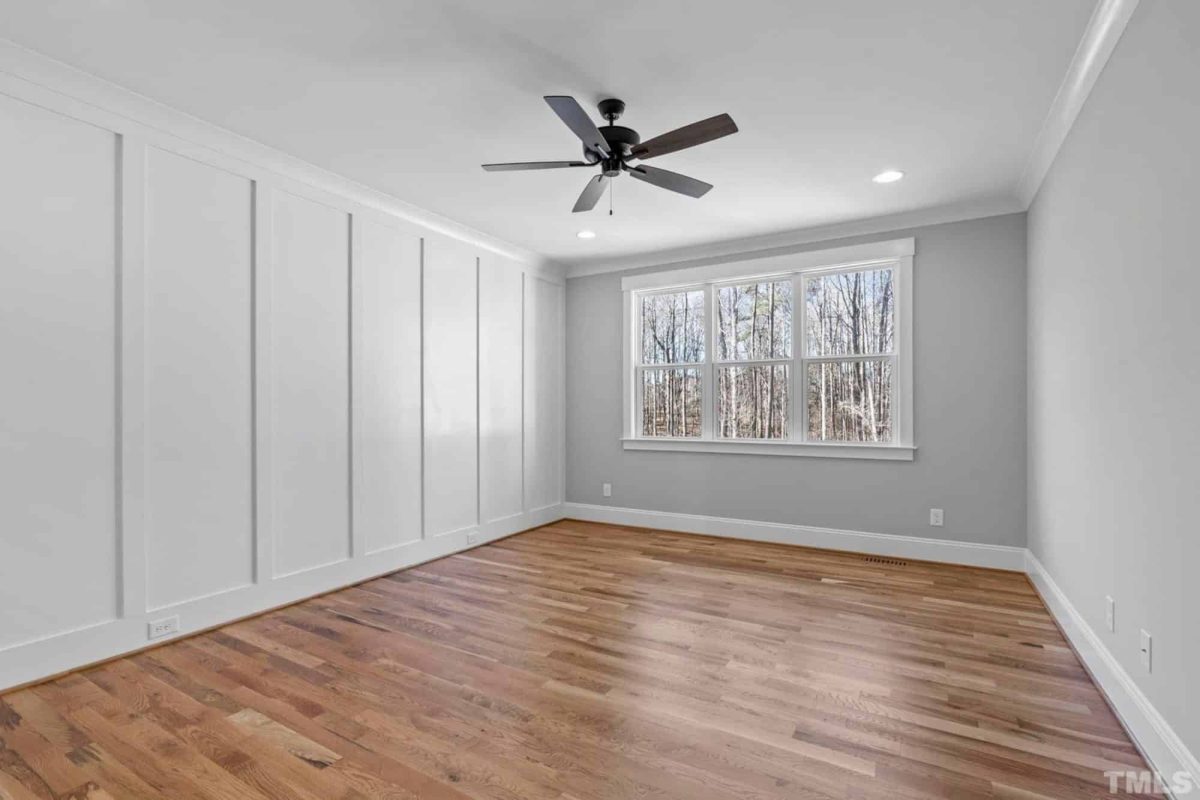 Traditional Craftsman house Plan with 2.5 Floors and Garage