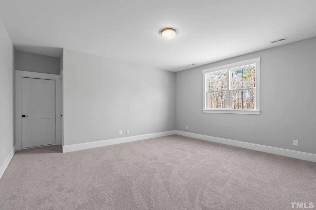 Traditional Craftsman house Plan with 2.5 Floors and Garage