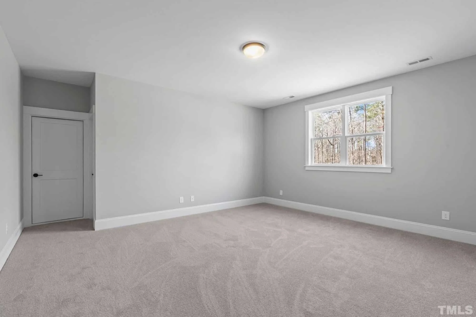 Traditional Craftsman house Plan with 2.5 Floors and Garage